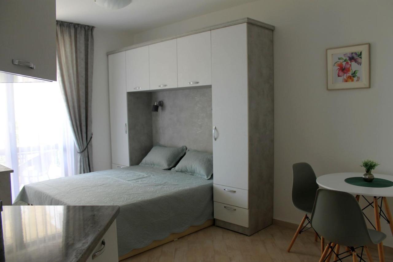 Horizon Katrina Apartments - Sea Line & Beach Access Sveti Vlas Bagian luar foto