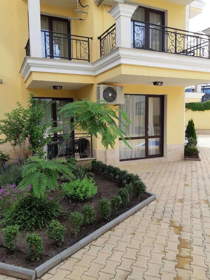 Horizon Katrina Apartments - Sea Line & Beach Access Sveti Vlas Bagian luar foto
