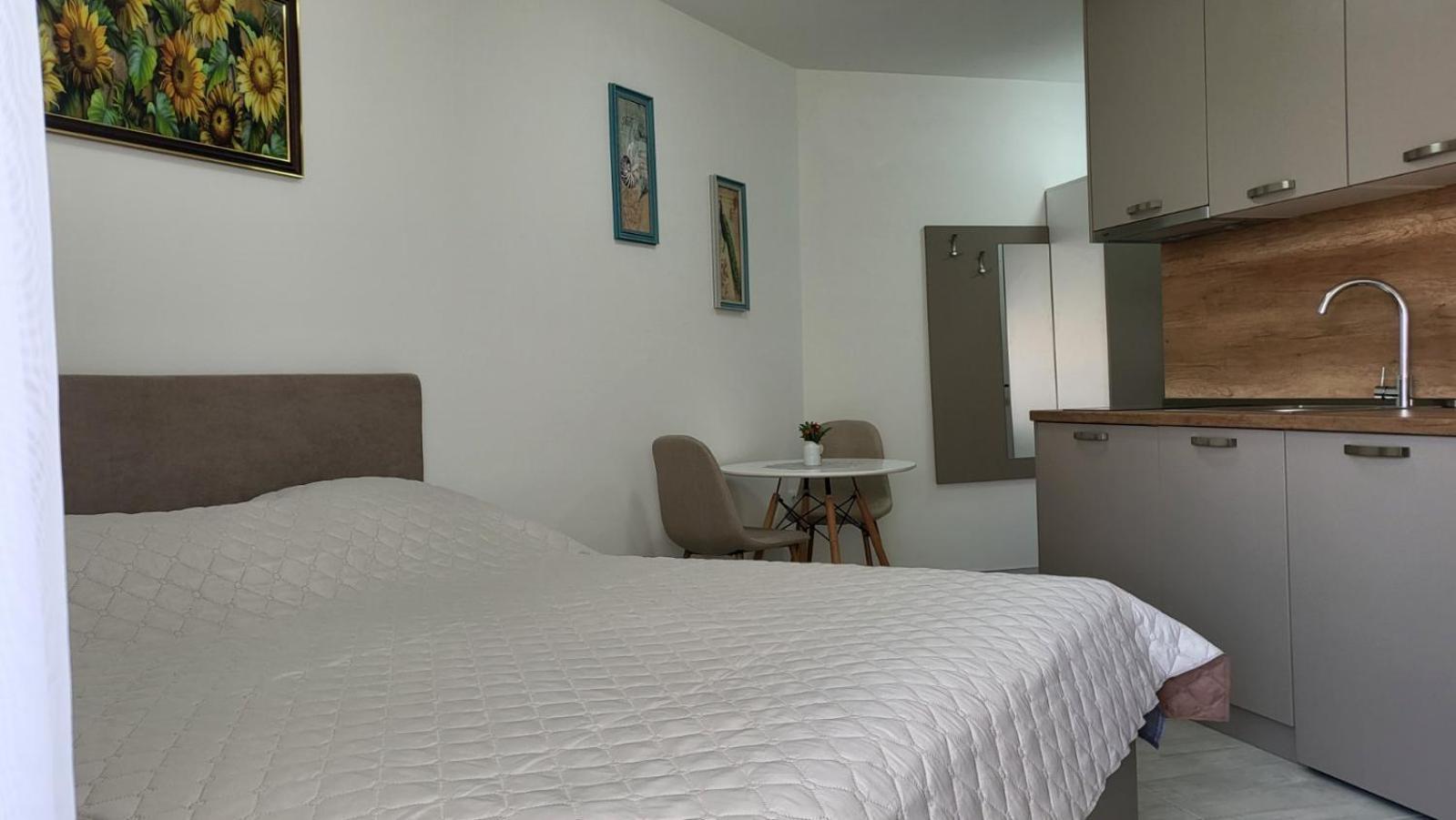 Horizon Katrina Apartments - Sea Line & Beach Access Sveti Vlas Bagian luar foto